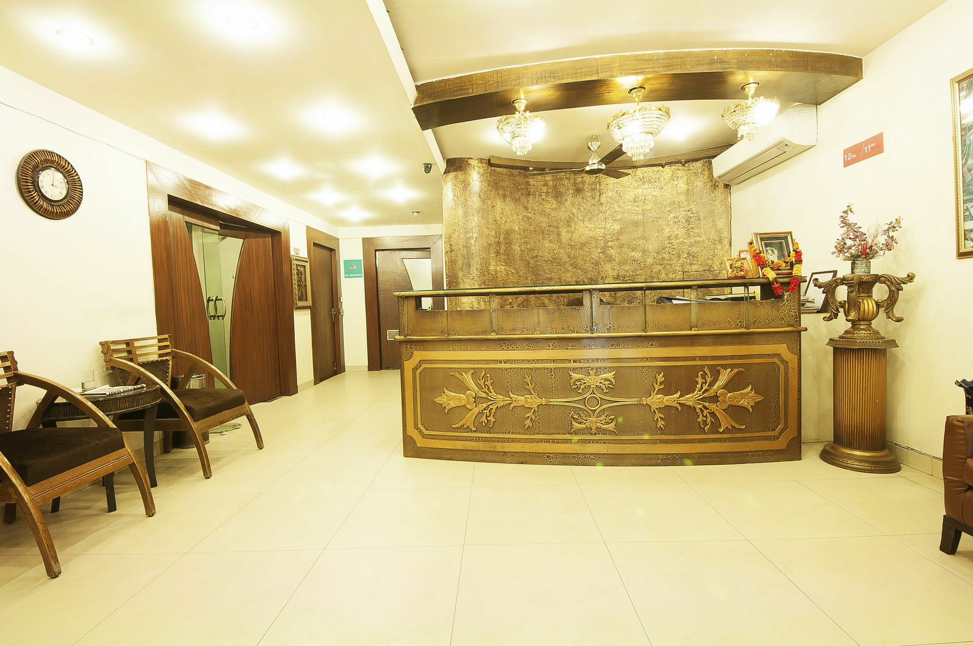 Golden Leaf Hotel Yeni Delhi Dış mekan fotoğraf